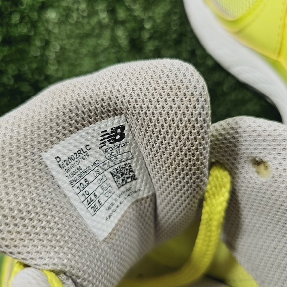 New Balance 2002R Sulphur Yellow Neon Athletic Casual Sneakers Mens Size 10.5 - Picture 10 of 10